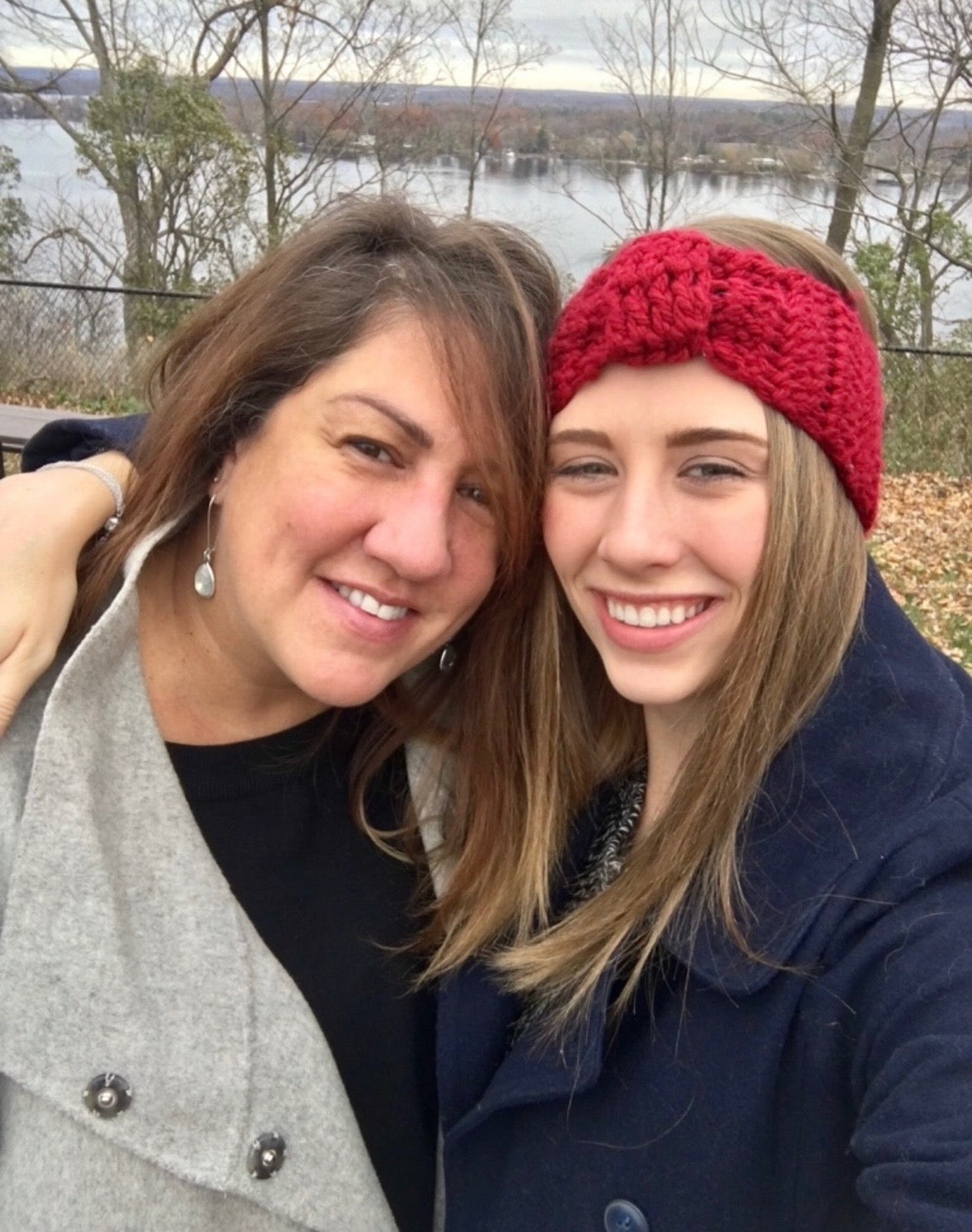 founder of bee&sallie handcrafted jewelry and her daughter